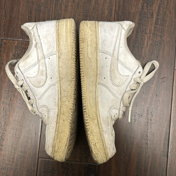 Sneakers - Picture 2 of 2